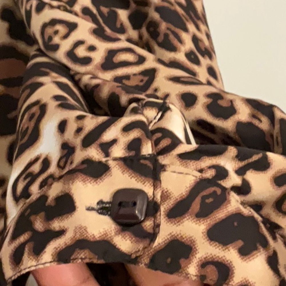 Live 4 truth 3x leopard print high low blouse with 3/4 inch sleeves - Picture 4 of 5